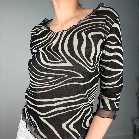 Black white zebra trippy y2k three quarter sleeve long sleeve top - Picture 5 of 8